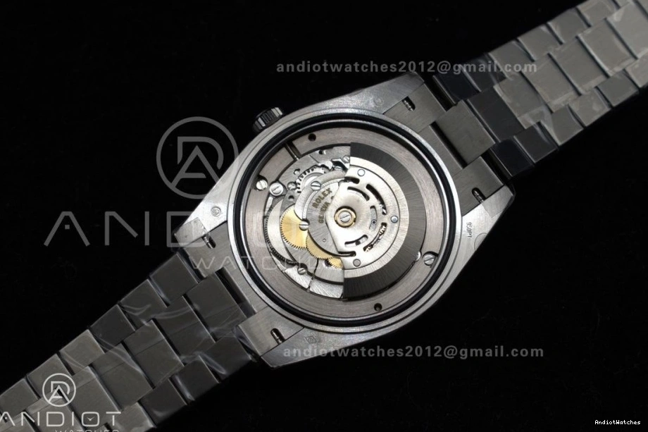 A Weight Crystal Black Dial 40 GSF on Bracelet SS Gain DayDate 718 President Bright 1002